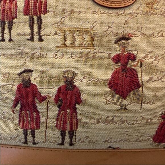 Gobelins Art Chic Designer Tote Bag - Red and Tan - Picture 4 of 15